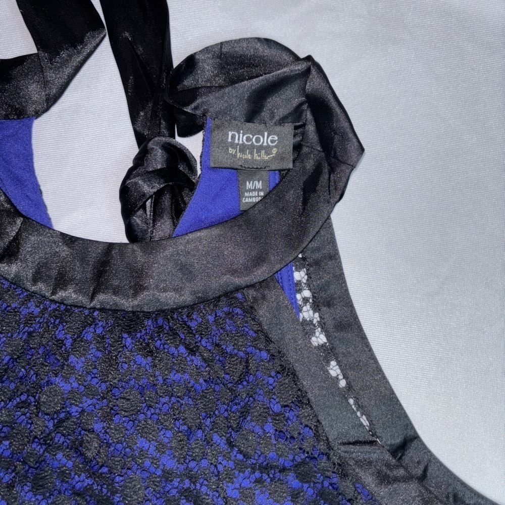 Nicole Miller Black Lace /Blue Lining Halter Top Tie Back Size Medium - Picture 3 of 5